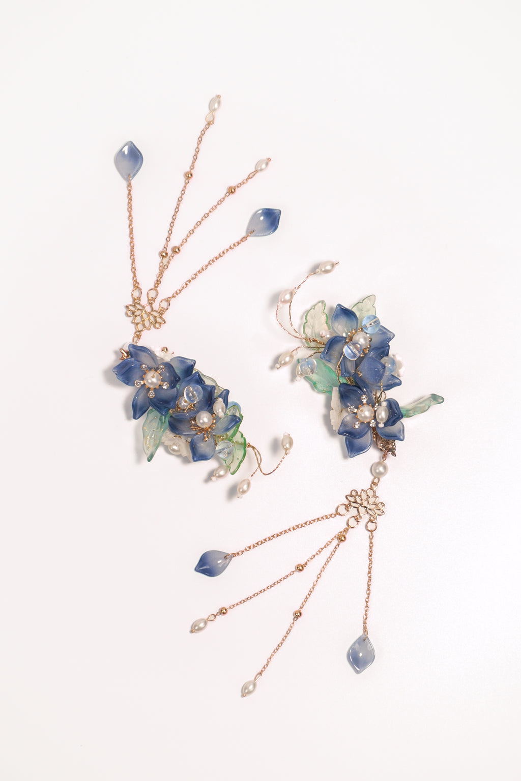 Ink Bloom Pearl Sway Clip