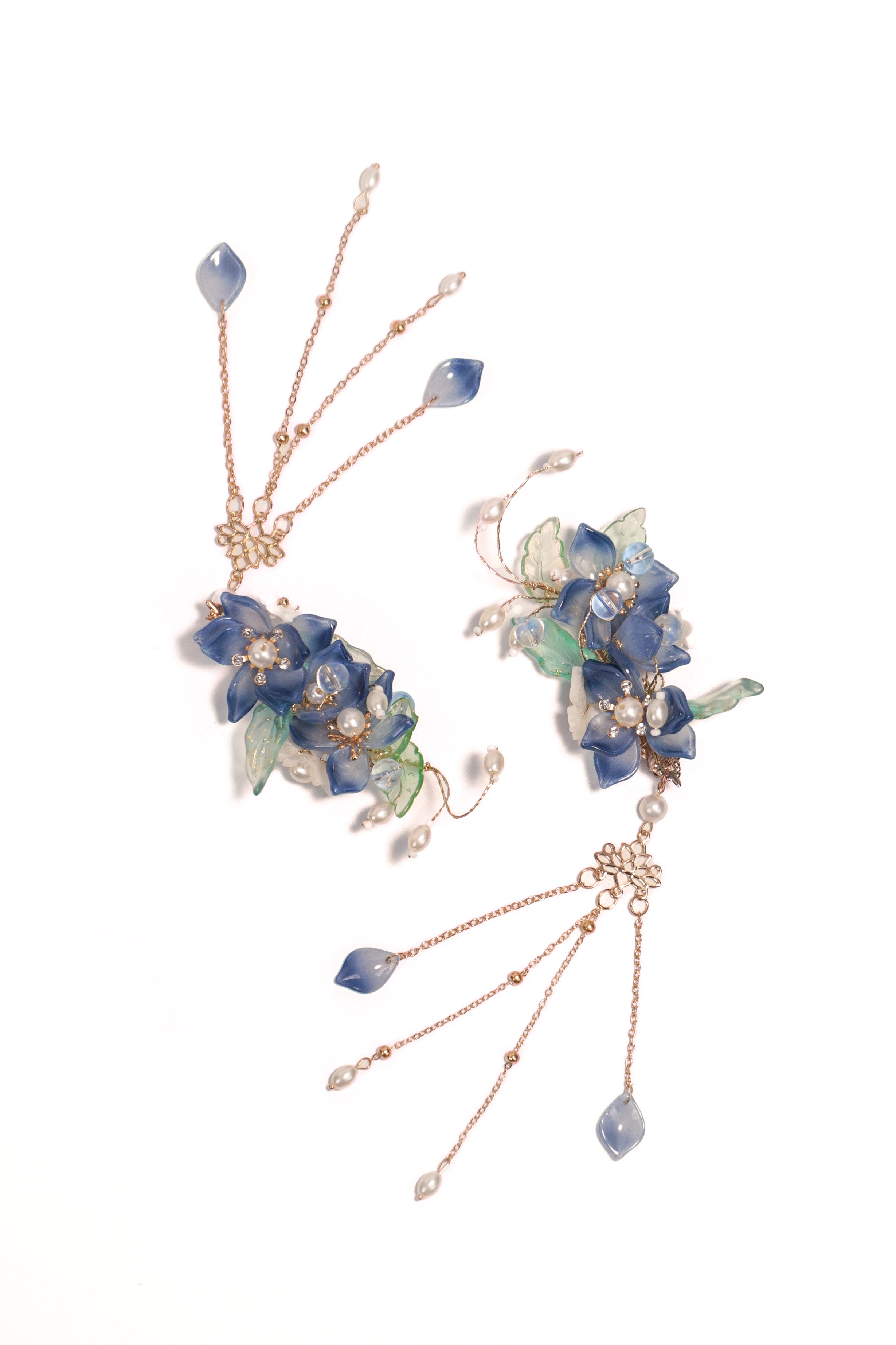 Ink Bloom Pearl Sway Clip