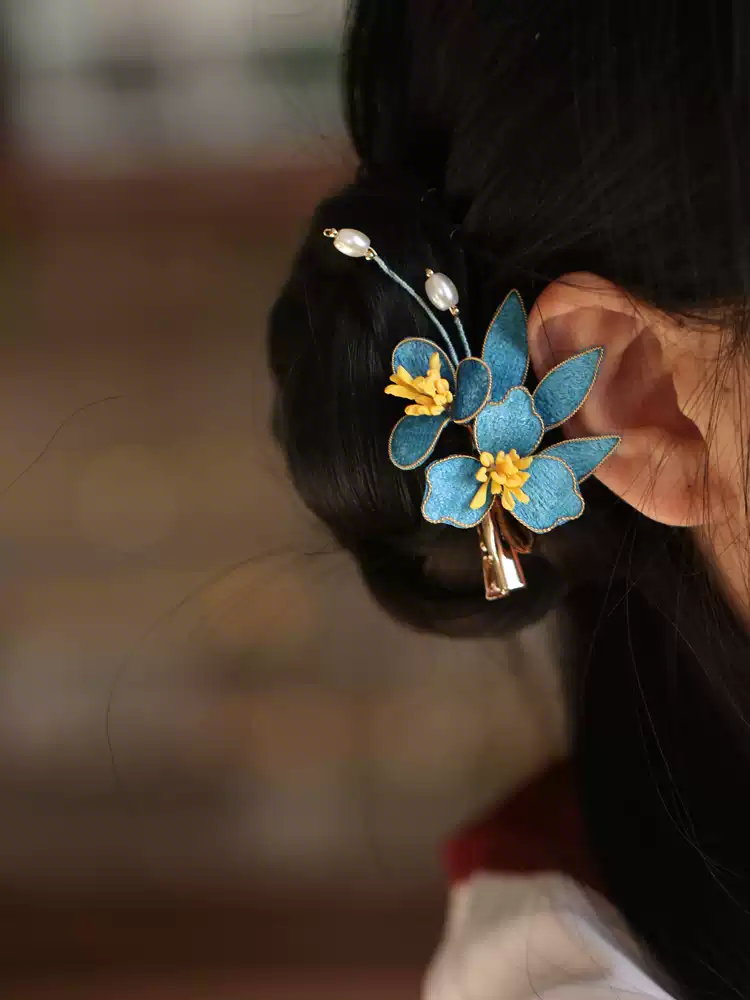 Royal Ronghua Bloom Clip